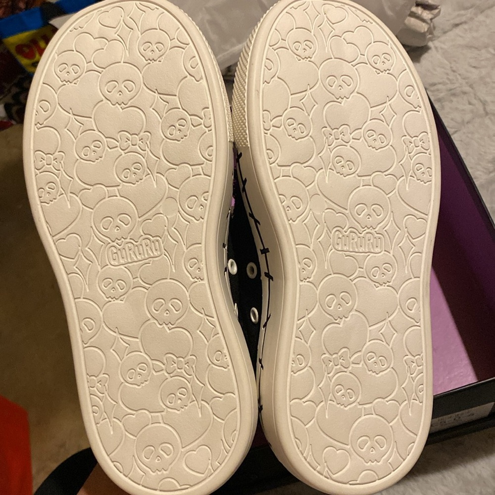 ***NWT*** GURURU GOTH PLATFORM CANVAS SNEAKERS - Picture 13 of 16